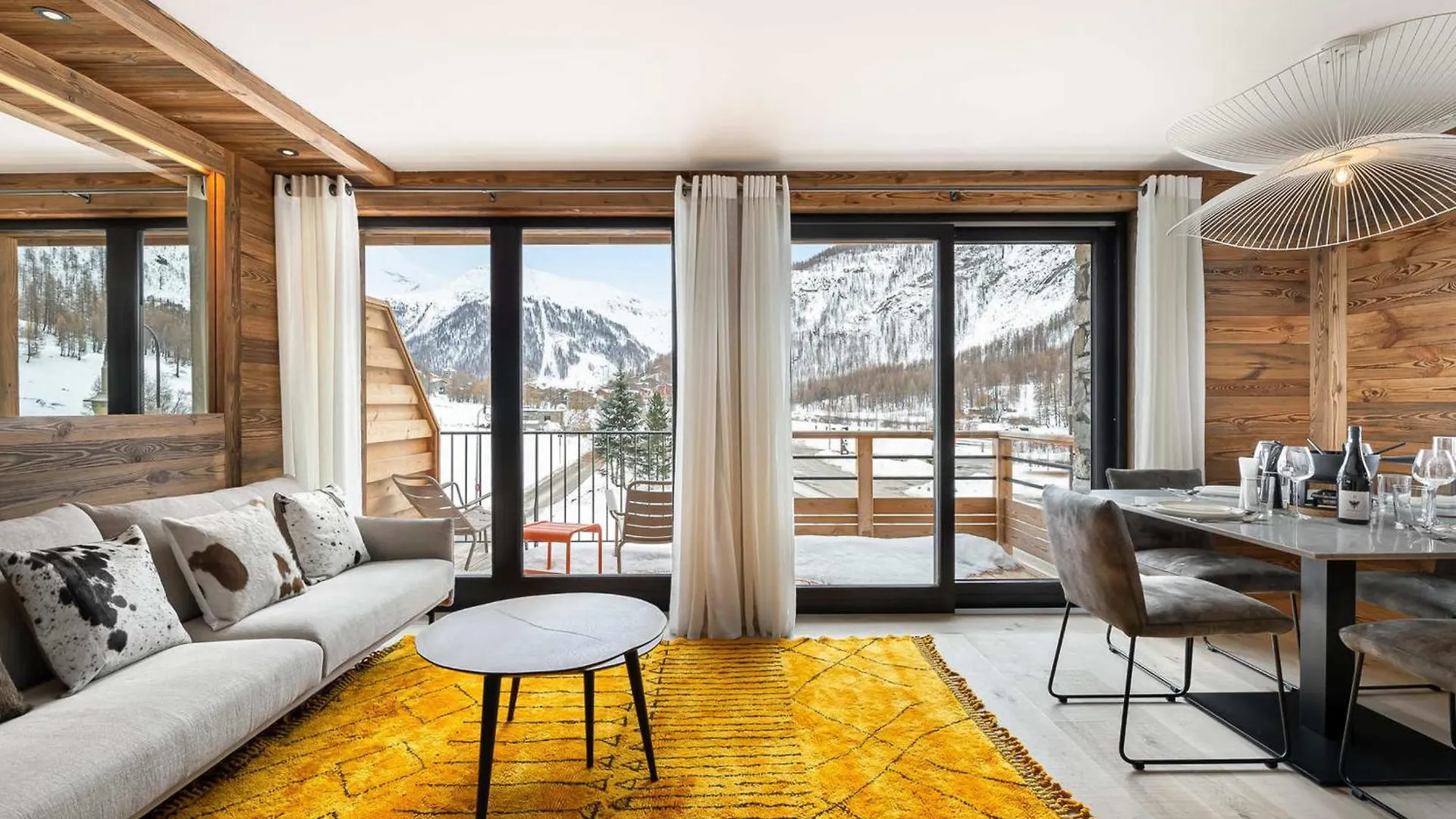 Appartement Spacieux Et Raffine Au Coeur De Val D'Isere - Fr-1-844-13